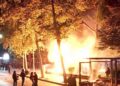 Protesta në Tiranë, përfshihet nga flakët kioska pranë Tajvanit