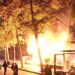 Protesta në Tiranë, përfshihet nga flakët kioska pranë Tajvanit